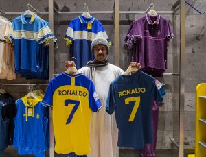 Riyad’da taraftarlar Ronaldo için mağazalara akın etti