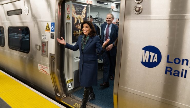 New York Valisi Kathy Hochul’a cilt kanseri teşhisi koyuldu