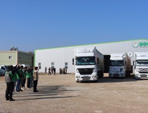 Kilis’ten Suriye’ye yardım tırları gönderildi