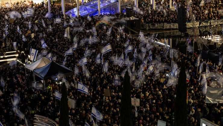 İsrailli göstericiler hükümeti protesto etti