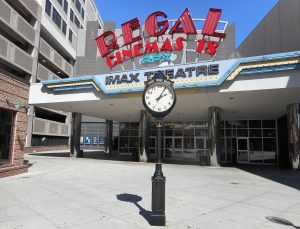 Regal Sinemaları 39 sinema salonunu daha kapatıyor