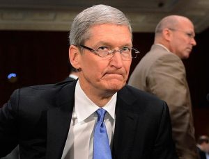 Apple CEO’su Cook’un maaşı yüzde 40 düşürüldü