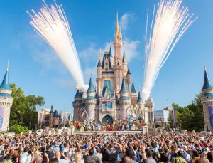 46 yıllık biletle Disney World’e girdi