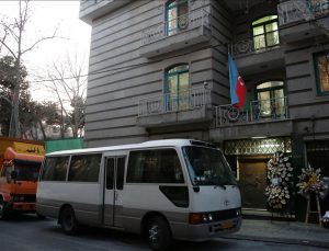 Azerbaycan’ın Tahran Büyükelçiliğinin personeli tahliye edildi