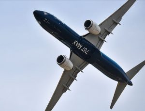 Boeing’de yeni kriz… Uçağın motor kapağı düştü