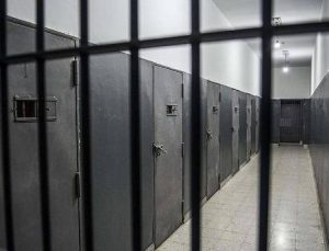 ABD’de kadın cezaevinde çalışan gardiyana 95 cinsel istismar suçlaması