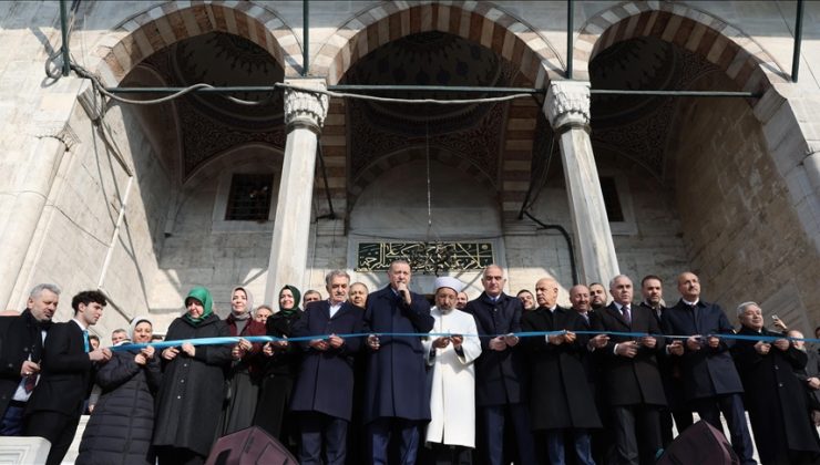 Restorasyonu tamamlanan Yeni Camii ibadete açıldı