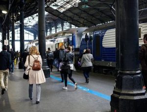 Paris’te kundaklama: Tren seferleri iptal edildi