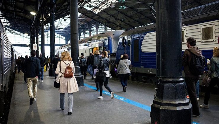 Paris’te kundaklama: Tren seferleri iptal edildi
