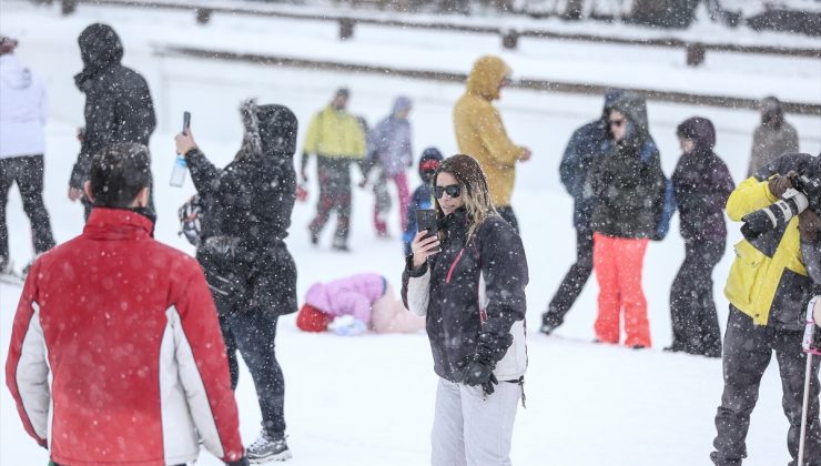Uludağ’da kayak sezonu açıldı