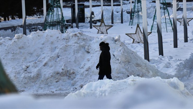 Kazakistan’da kar fırtınası etkili oluyor