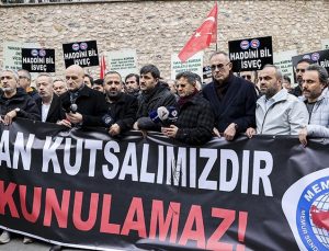 İsveç’te Kur’an-ı Kerim’in yakılması İstanbul’da protesto edildi
