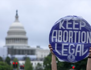 ABD’de eczanelerin kürtaj hapı satmasına onay