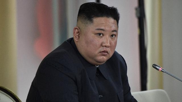 Kuzey Kore lideri Kim, ülkesinin stratejik seyir füzelerinin test atışını izledi