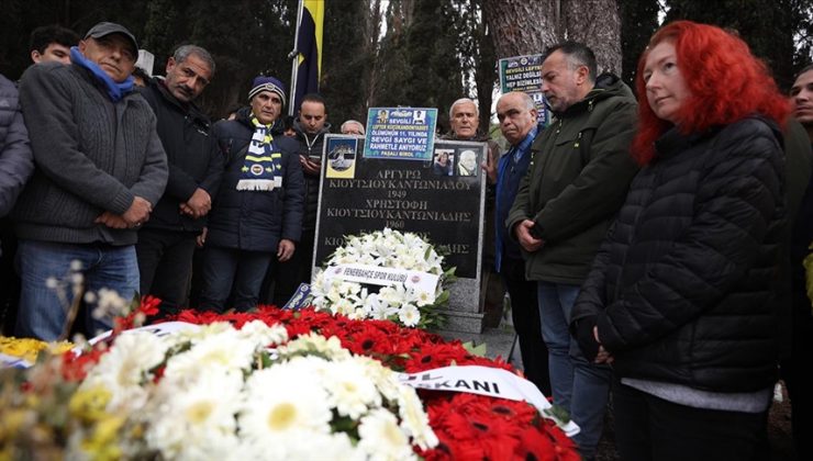 Lefter Küçükandonyadis kabri başında anıldı