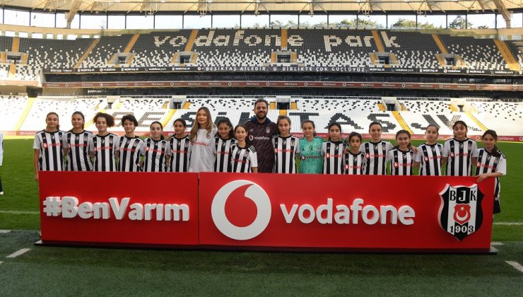 Vodafone’un desteklediği kız futbolcular ünlü isimlerle penaltı atışı yaptı
