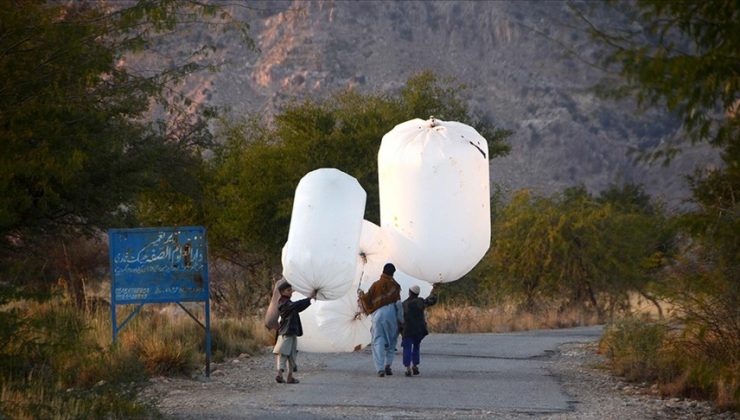 Tarladan eve poşetle doğal gaz taşıyorlar