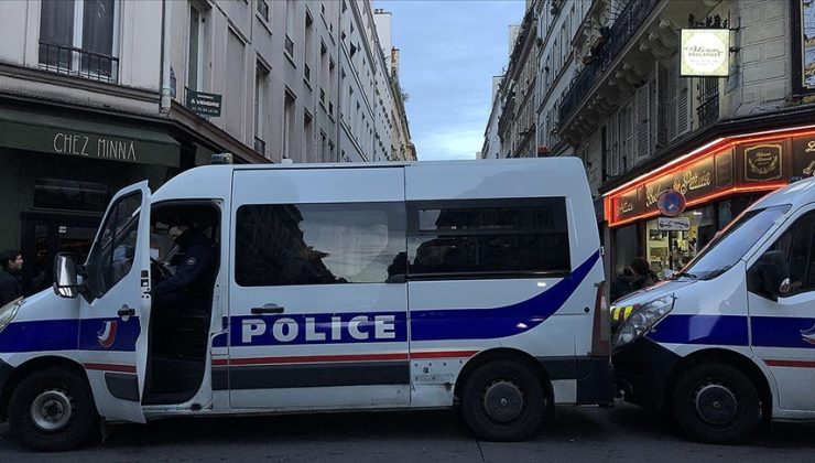 Paris’te polisin ateş açtığı kişi öldü