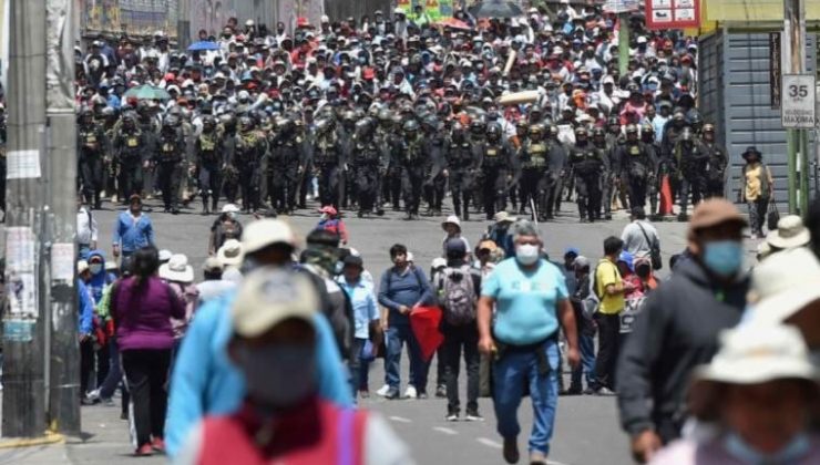 Peru’da protestocular güvenlik güçleriyle çatıştı