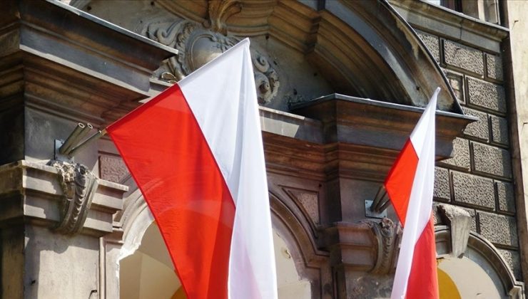 Polonya hükümetinde LGBT krizi