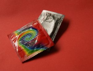 Fransa’da 25 yaş altı için prezervatif ücretsiz oldu