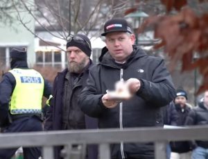 İsveç’te Kur’an-ı Kerim yakan Paludan hakkında gıyabi tutuklama kararı