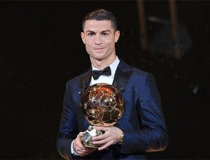 Cristiano Ronaldo, Ballon d’Or ödülünü sattı