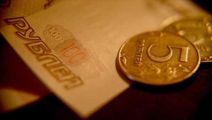 Rusya’da bütçe 2022’de 3,3 trilyon ruble açık verdi