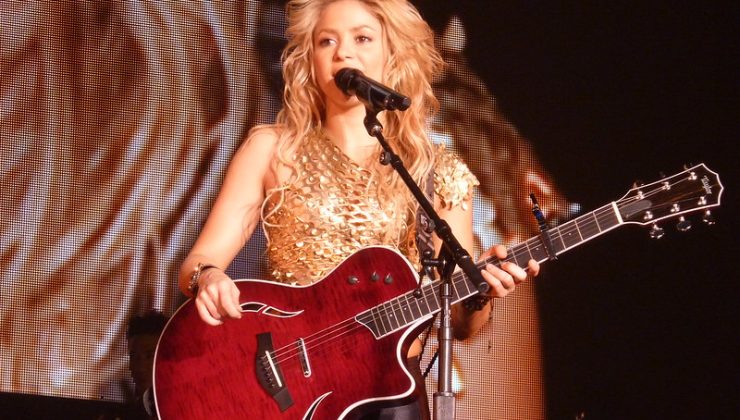 Shakira’ya hem markalardan hem de Pique’den yanıt geldi