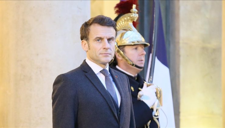 Macron, Ukrayna’ya savaş uçağı gönderilmesinin seçenek dışı olmadığını belirtti
