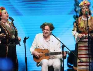 Ünlü sanatçı Goran Bregovic “Türkiye Yüzyılı” şarkısına eşlik etti