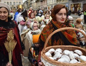 Ukrayna’da savaşa rağmen Ortodoksların Noel Bayramı kutlamaları başladı
