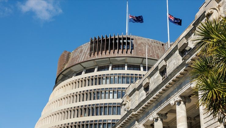 Yeni Zelanda’da Hipkins, başbakanlık koltuğuna oturdu