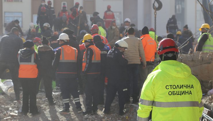 Deprem bölgesinde 9 bin 46 yabancıdan arama kurtarma desteği