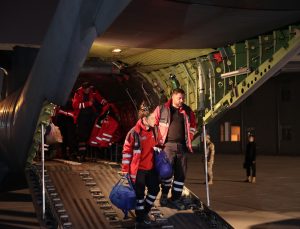 Deprem bölgesinden canlar kurtaran İBB ekibi İstanbul’a döndü