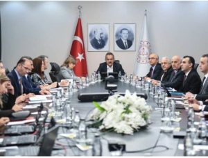 Bakan Özer 71 il milli eğitim müdürüyle toplantı yaptı