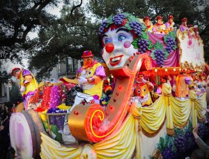 New Orleans’ta Krewe of Bacchus geçit töreni kana bulandı
