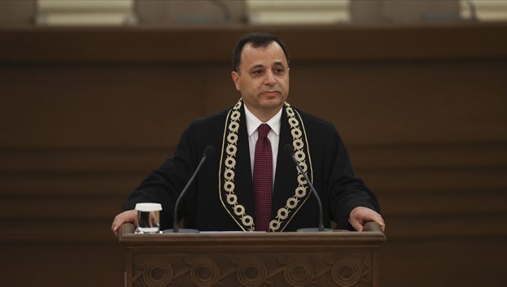 AYM Başkanlığı’na Zühtü Arslan yeniden seçildi