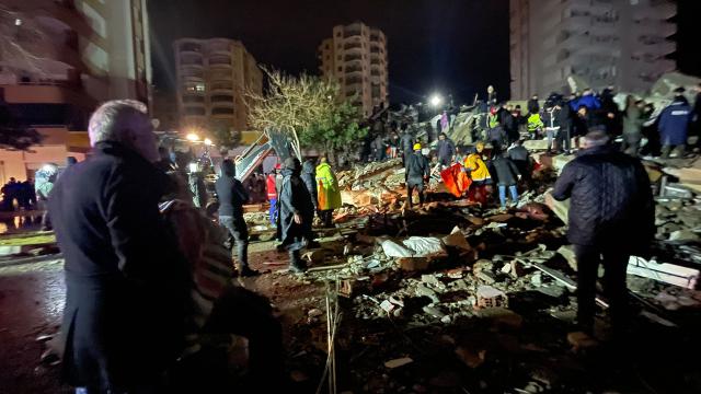 Depremin ardından Adana ve Mersin’de eğitime bir gün ara verildi