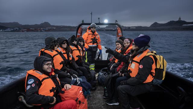 Türk bilim insanları Antarktika’ya ayak bastı
