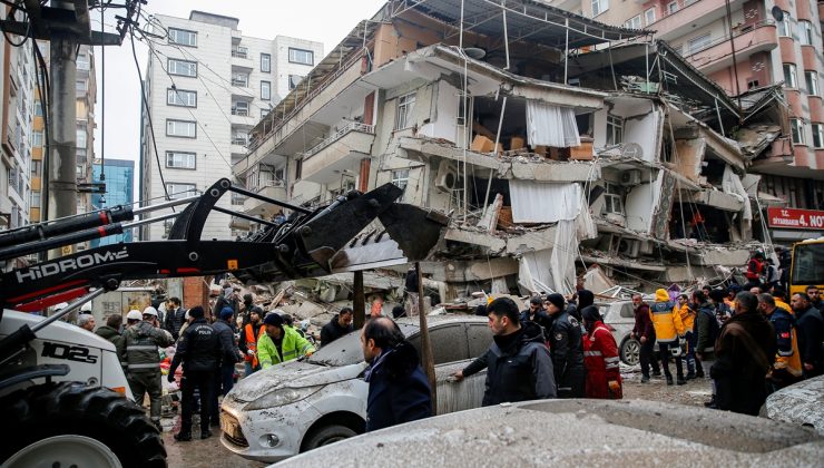 Deprem bölgesindeki kapalı tüm telefon hatları açıldı