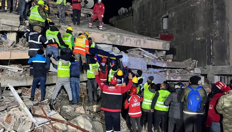 Kahramanmaraş’ta enkaz altında kalan Alper, 96 saat sonra kurtarıldı