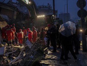 Deprem fırtınası devam ediyor