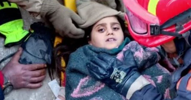 Hatay’da 8 yaşındaki çocuk ve babası 101 saat sonra kurtarıldı
