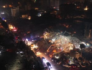 Filistin’de camilerde depremzedeler için yaklaşık 1 milyon dolar toplandı