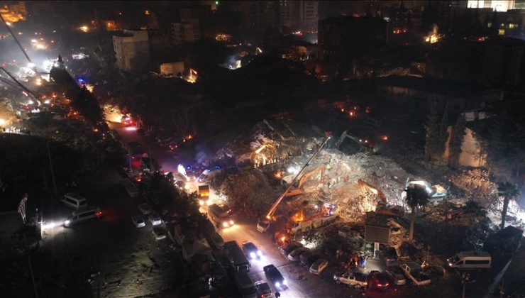 Filistin’de camilerde depremzedeler için yaklaşık 1 milyon dolar toplandı