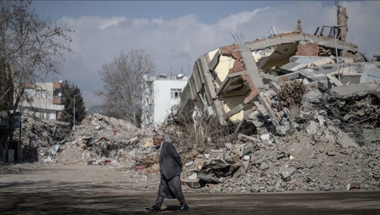 Deprem fırtınası: 3 dakikada bir artçı