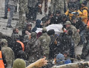 Gaziantep, Malatya ve Kilis’te enkaz altındaki 9 kişi kurtarıldı
