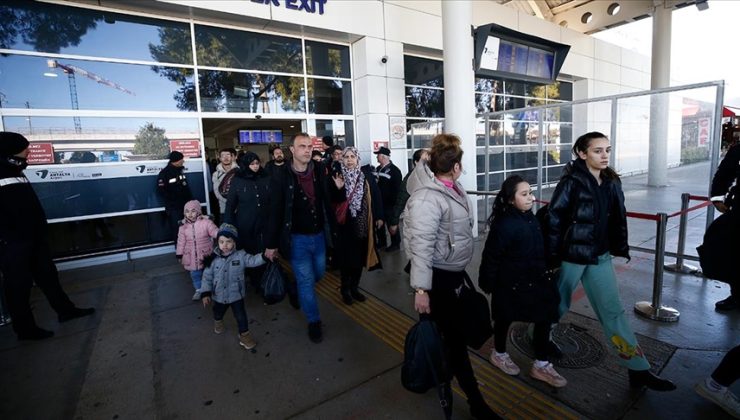 Depremzedeler Antalya’da otellere yerleştiriliyor