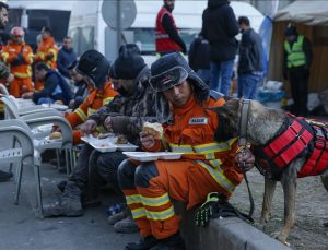 Endonezya ekibi enkaz altında kalan2 vatandaşı için Diyarbakır’da